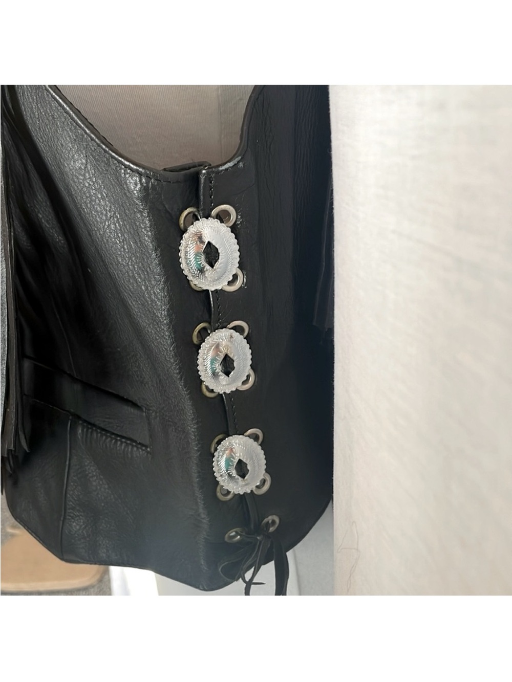 Leather vest size medium - Picture 4 of 10